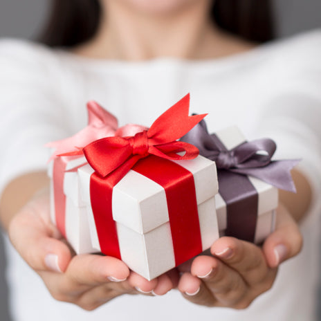 Choosing the perfect gift for someone with cancer