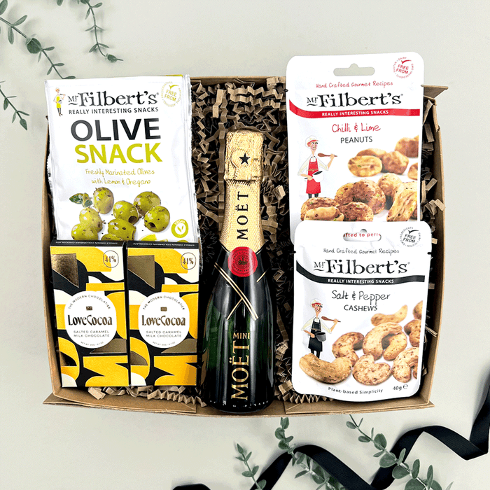 The Champagne And Nibbles Gift Box
